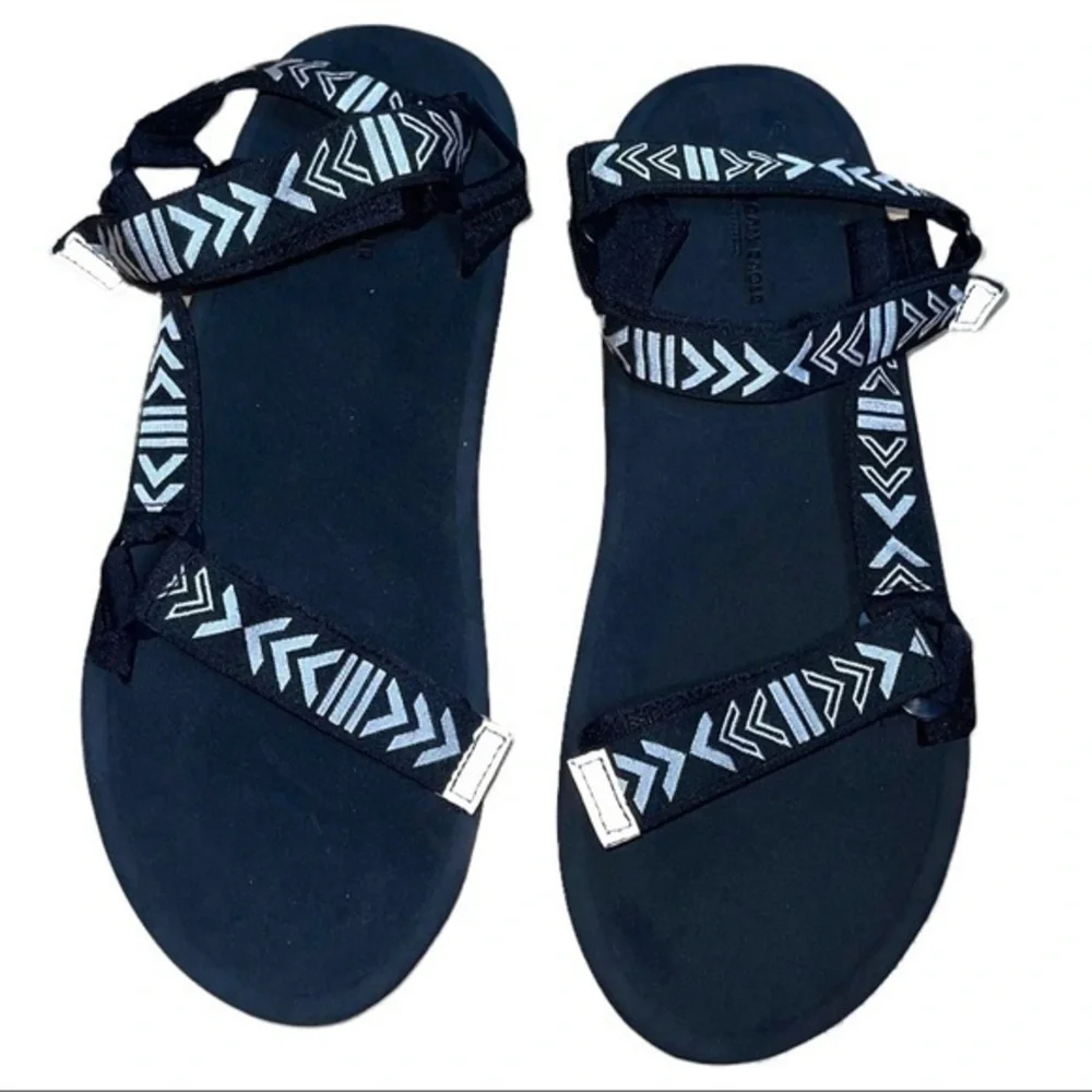 American Eagle Outfitters Men’s Sandals - Black & Gray Tribal Design - Size 11